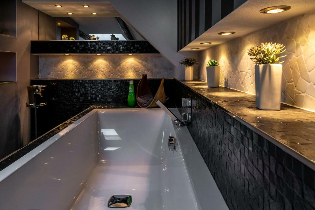 Sl'Otel - Das Stadthotel - Voll Klimatisiert برنبورغ المظهر الخارجي الصورة