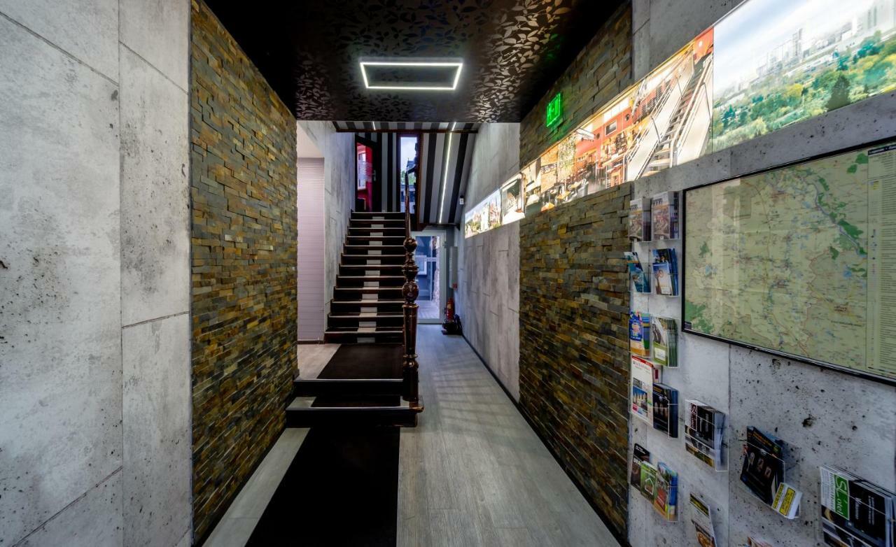 Sl'Otel - Das Stadthotel - Voll Klimatisiert برنبورغ المظهر الخارجي الصورة