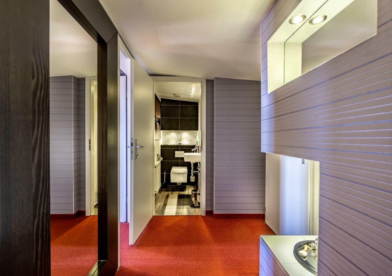 Sl'Otel - Das Stadthotel - Voll Klimatisiert برنبورغ المظهر الخارجي الصورة